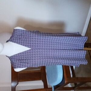 Liz Claiborne Black, Red, and White Sleeveless Blouse with Notched Collar